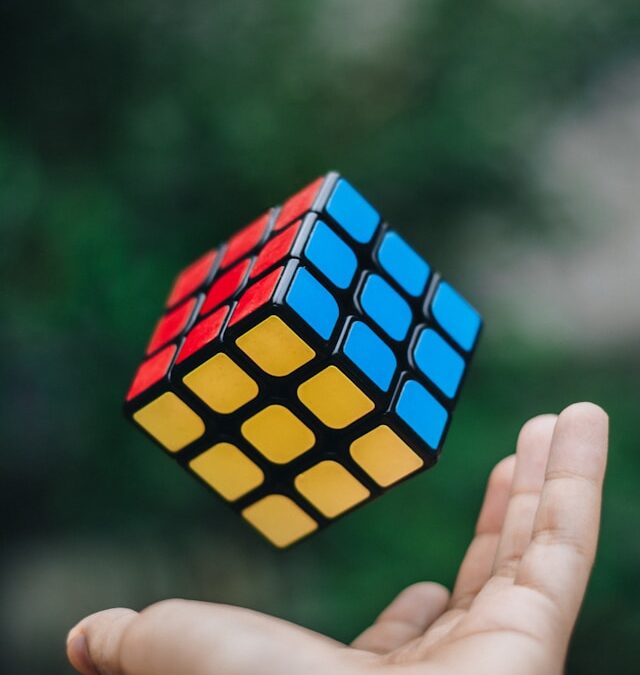Rubiks terning – en sjov udfordring for hjerne og hænder
